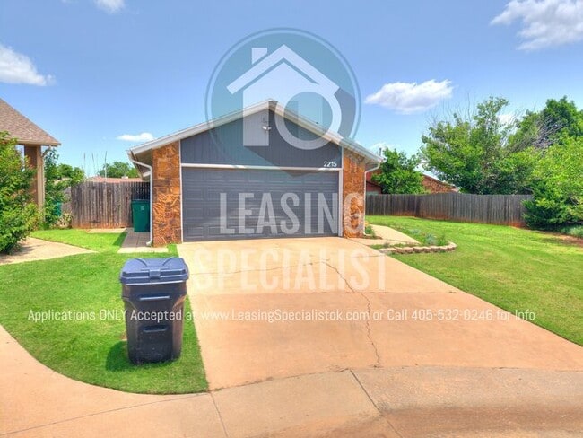 Building Photo - 2 Bed 2 Bath Garden Home in SW OKC's The R...