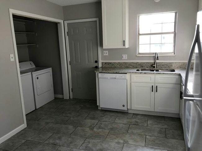 Building Photo - 3803 Citation Ln