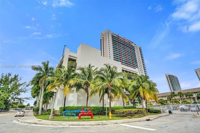 Building Photo - 2600 E Hallandale Beach Blvd