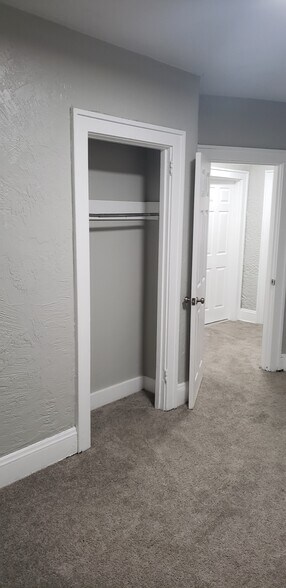 Building Photo - 535 Shelbourne Ave