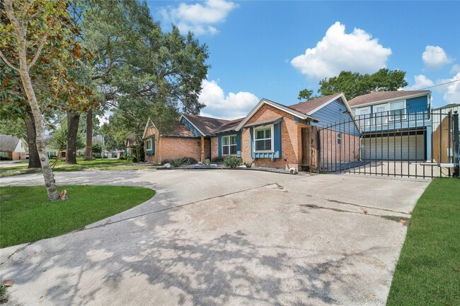 Building Photo - 5027 Twin Candle Dr