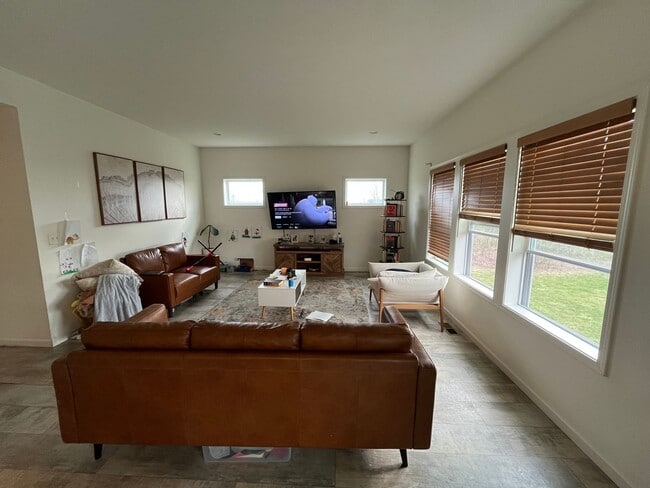 Building Photo - 4-bedroom, 2.5 bathroom, unfurnished New Construction (2022) Home