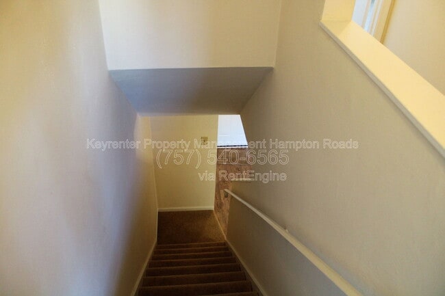 Building Photo - 1 Peachtree Ct