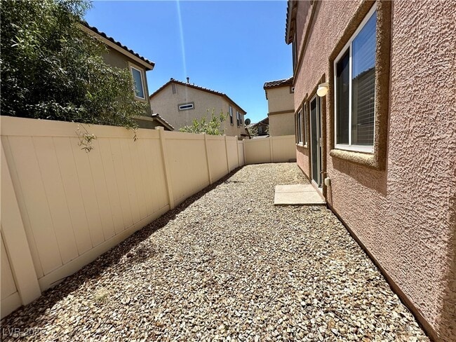 Building Photo - 6038 Devers Ct