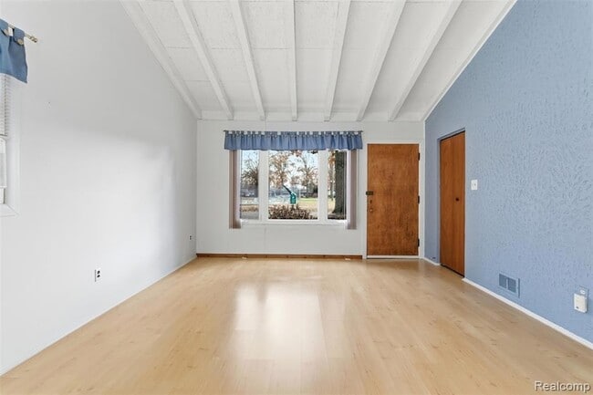 Building Photo - 25118 Lehigh St