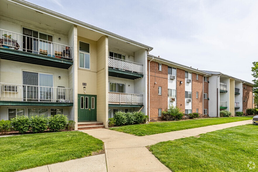 Building Photo - State Fayette Gardens