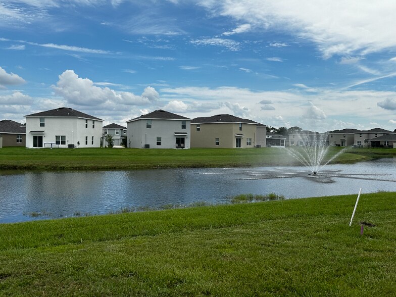Building Photo - 3031 Rock Sound St