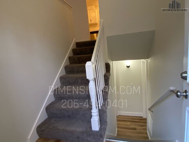 Building Photo - Covington Gem – Spacious 4BR/2BA Remodeled Home!