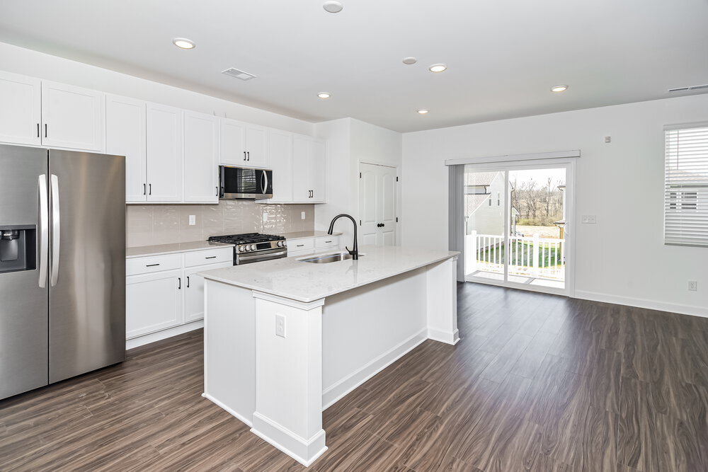 Building Photo - 193 E Millbrook Dr