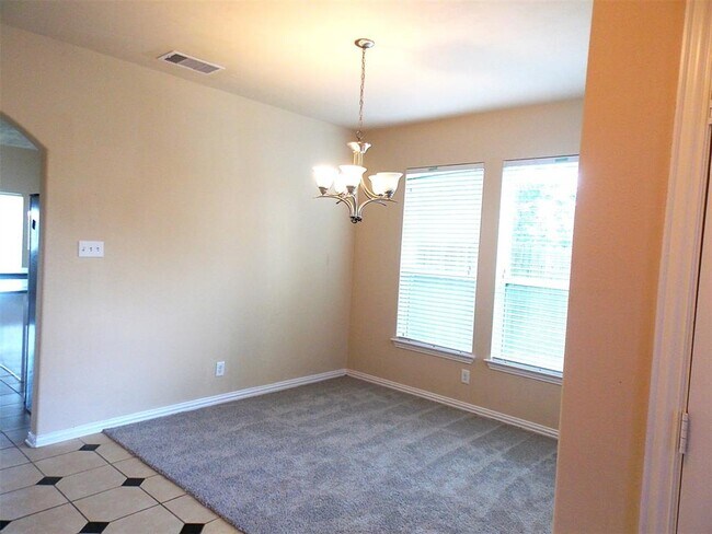 Building Photo - 6130 Carver Pines Dr