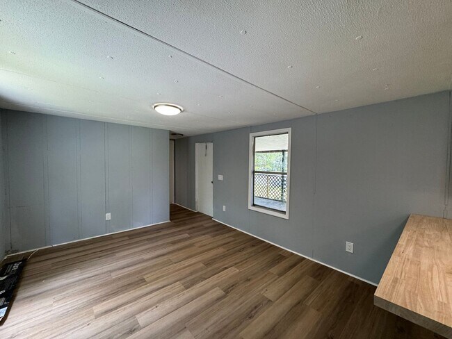 Building Photo - 3 Bedroom / 2 Bath Single-Wide Home – Live Oak, FL