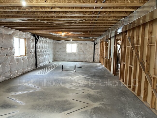 Building Photo - 214 Brookwood Dr