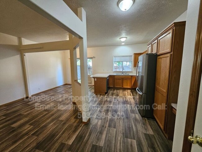 Building Photo - 7445 SE Crystal Springs Blvd