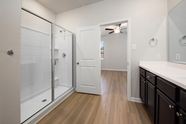 Building Photo - 15479 Maple Ter Dr