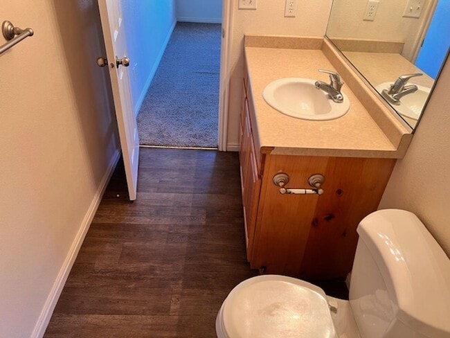 Building Photo - 3 Bed 2 bathroom house