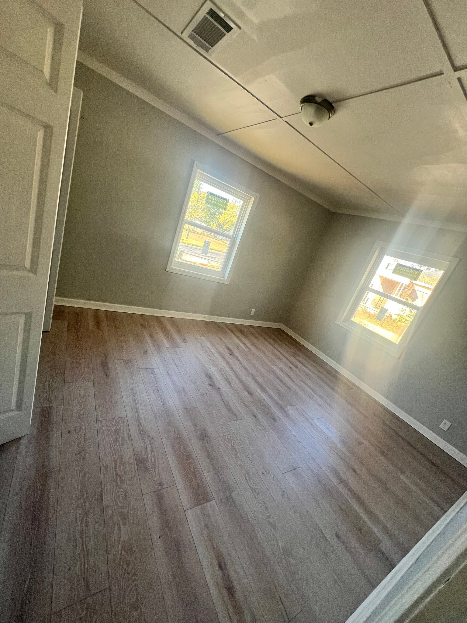 Building Photo - 626 Catalpa Ave