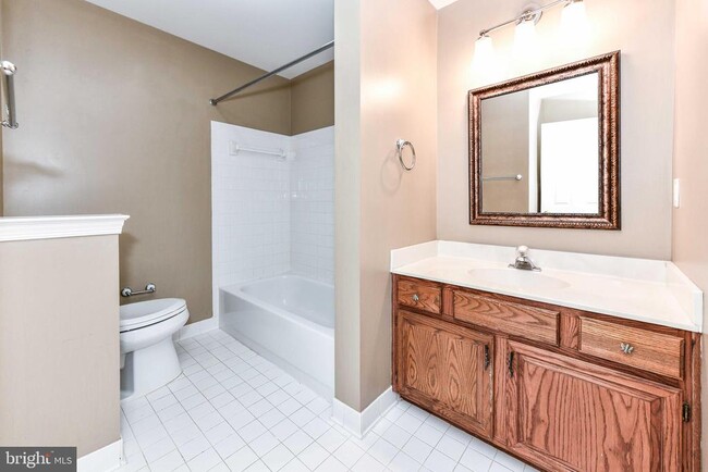 Building Photo - 4014 Rosemeade Dr