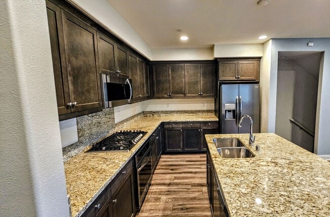 Building Photo - CIELO DR RANCHO CUCAMONGA 91739 (3 BED / 3.5 BATH)