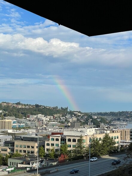 Building Photo - 320 Melrose Ave E