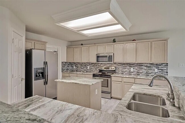 Building Photo - 511 Elm Ridge Dr