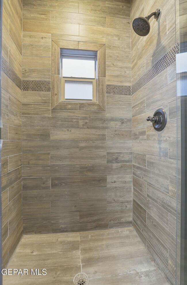 Building Photo - 13539 Doncaster St