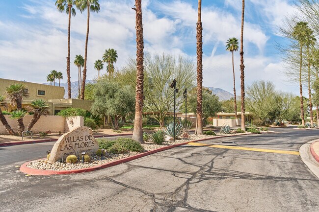 Building Photo - 2420 Los Coyotes Dr