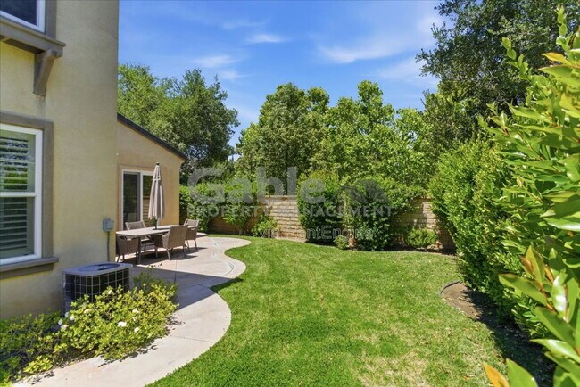 Building Photo - 26882 Greenleaf Ct