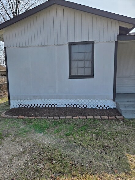 Building Photo - 904 Herbert Ave