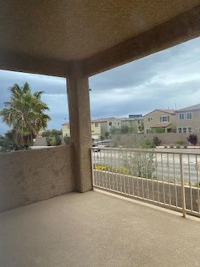 Building Photo - Beautiful 2 story home in Southern Highlands- Just Reduced AND 2 weeks Free!!