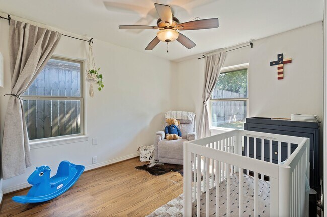 Building Photo - 1119 W 30th St