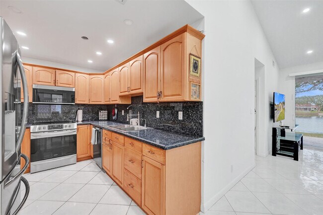 Building Photo - 5514 SW 28th Terrace