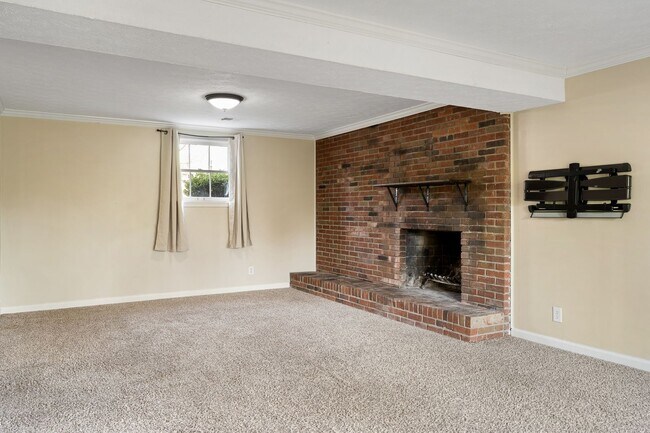 Building Photo - 12506 Liveoak Dr