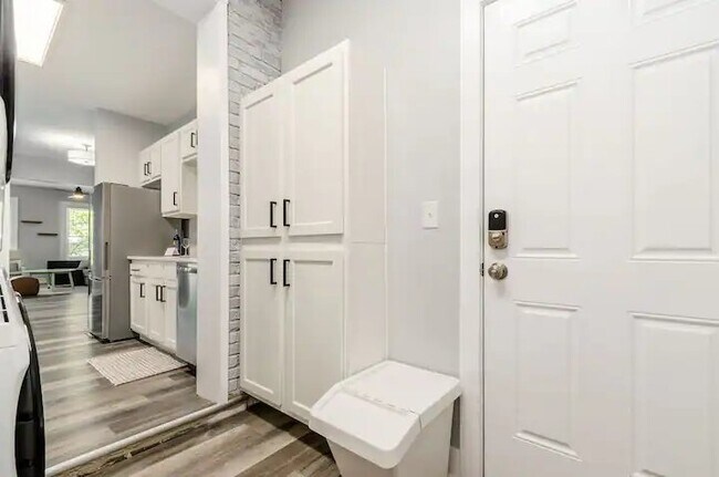 Building Photo - 61-63 E Moler St