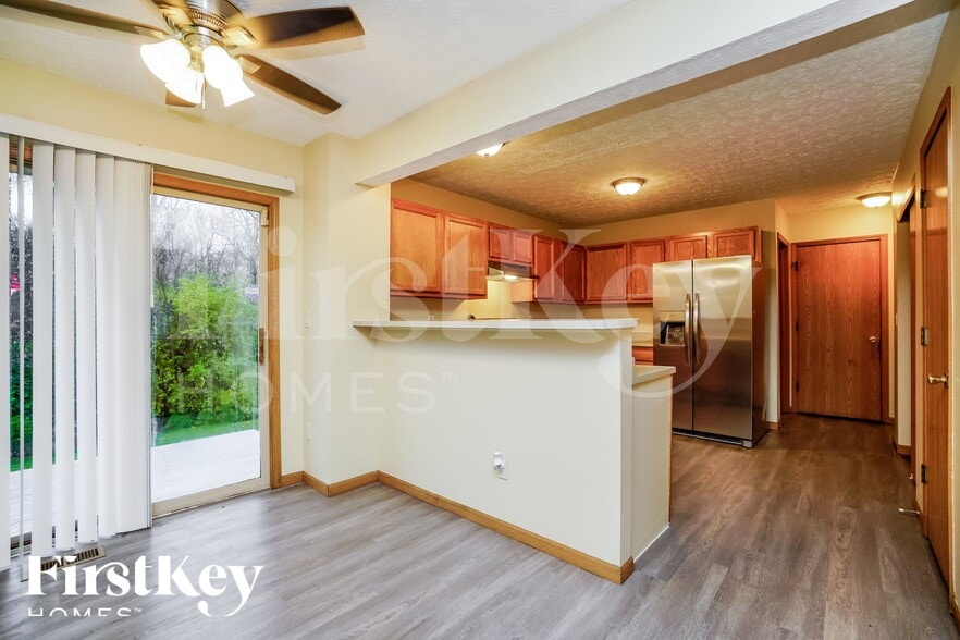 Building Photo - 3953 Highland Bluff Dr