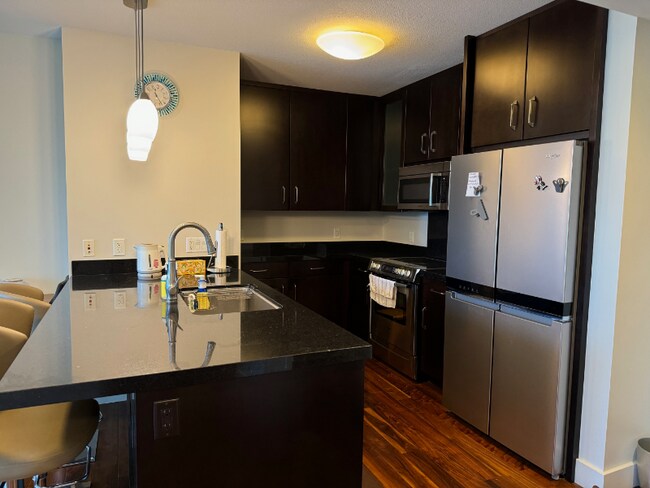 Building Photo - 1189 Waimanu St