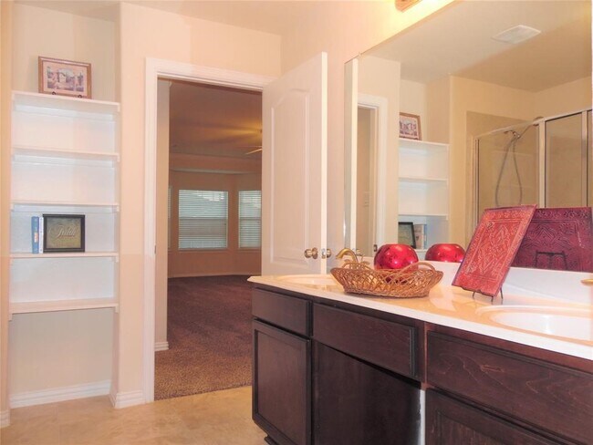 Building Photo - 5106 Gable Ln