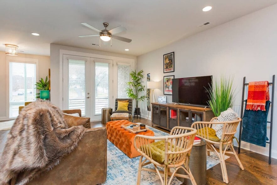 Primary Photo - 505 Wedgewood Ave