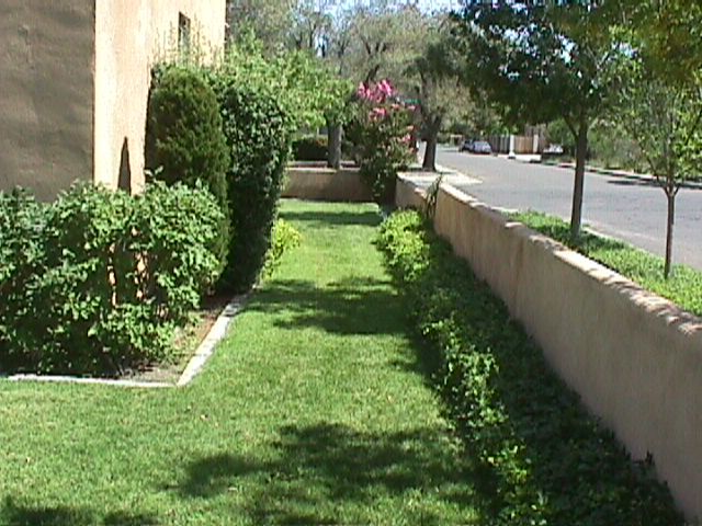Building Photo - 401 Hermosa Dr NE