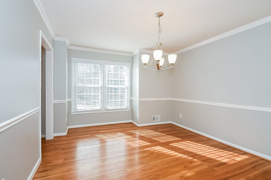 Building Photo - 28 Peggy Ct NW