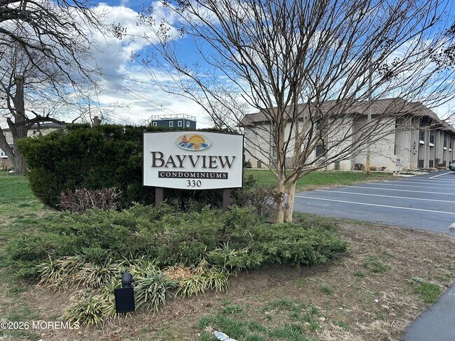 Building Photo - 330 Shore Dr