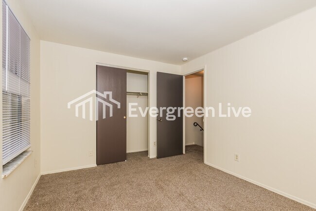 Building Photo - 7977 Mt Hood