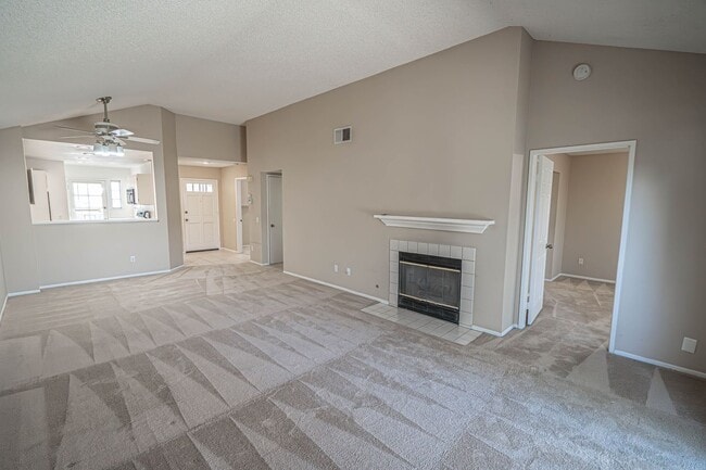 Building Photo - COMING SOON! Las Ventanas Community 2 Bedroom Condo in Valencia!