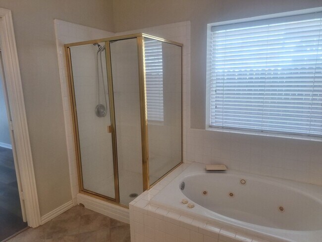 Building Photo - 5BR Fannin Farms Home with Dual Primary Suites & Pool