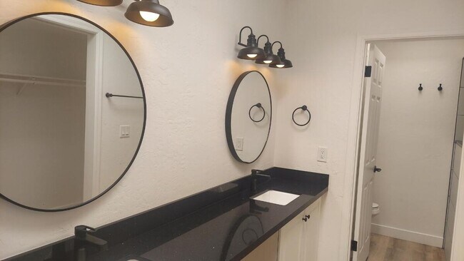 Building Photo - STUNNING SCOTTSDALE REMODEL!!