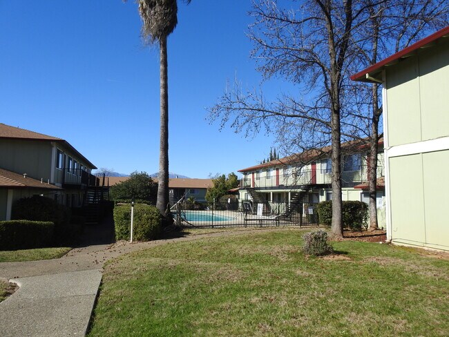 Building Photo - 2070 Bechelli Ln