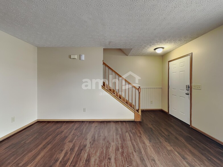 Building Photo - 2356 Maribeth Pl