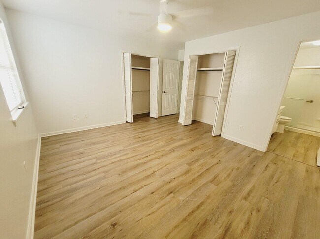 Building Photo - 2939 Par Ln