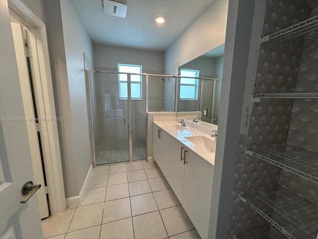 Building Photo - 16740 SW 290th Ln