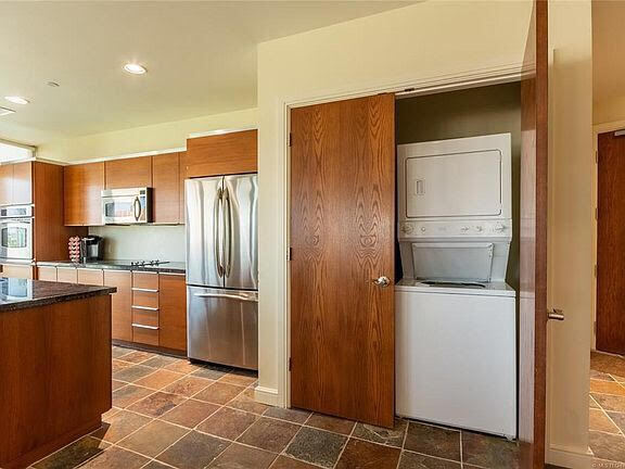 Modern Amenities! - 5900 Mosteller Dr