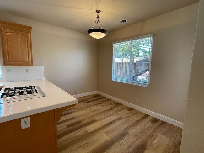 Building Photo - 1020 White Cloud Dr
